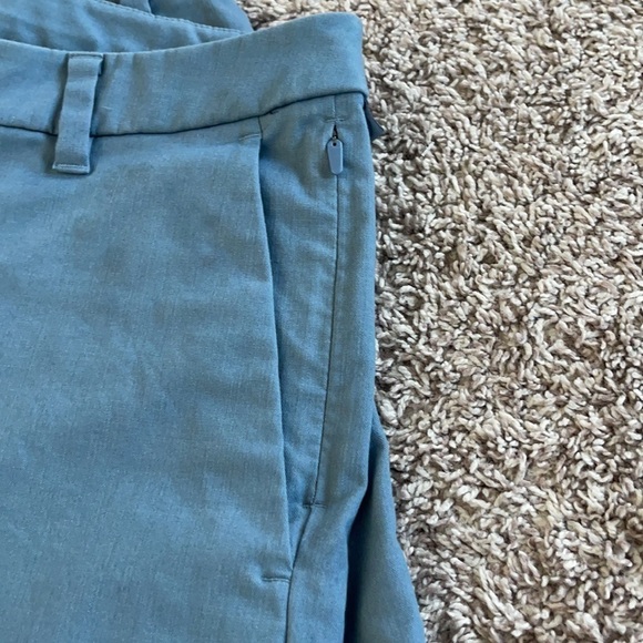 Lululemon Commission Classic-Fit Short 9"
Oxford - Picture 8 of 11